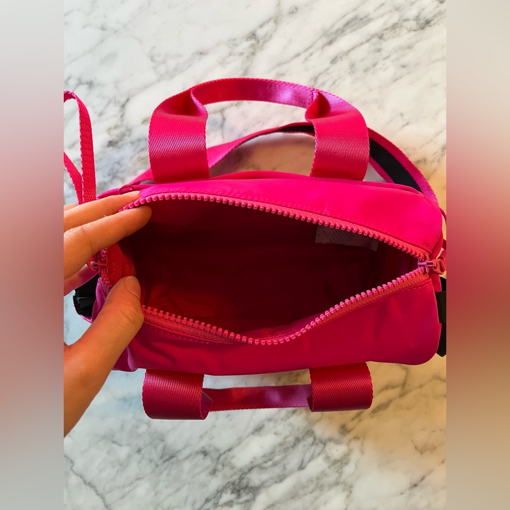 Everlane The Recycled Nylon Crossbody in Fuchsia Pink - Picture 5 of 9